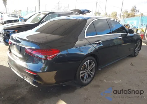 2021 Mercedes-Benz E 350 z USA, uszkodzony, nr VIN W1KZF8DB4MA904262